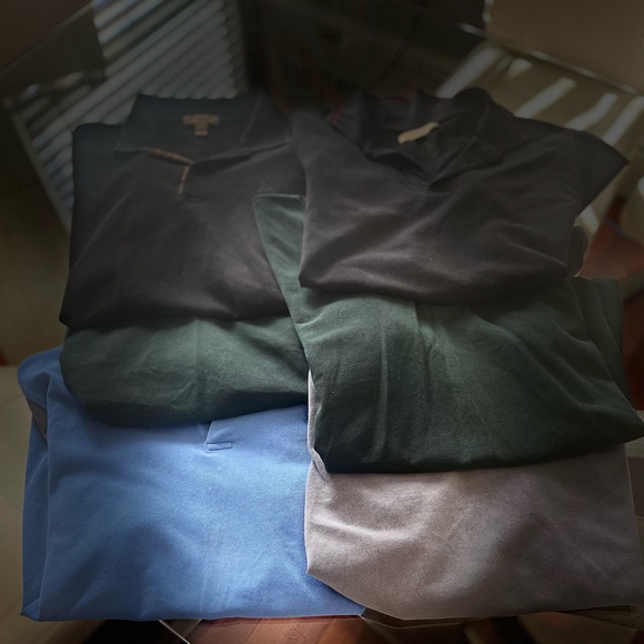 Burberry men’s polo shirts in sizes large /xtra large ..asking for 75$ per polo - Picture 6 of 7